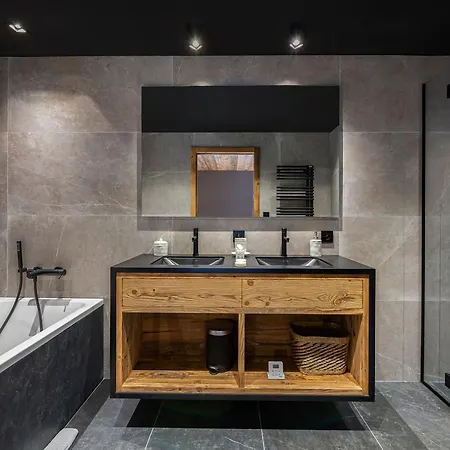 Neuf, Spacieux Et Moderne, En Plein Coeur De Village, Proche Des Pistes, 14 Couchages - Fr-1-562-1 Courchevel